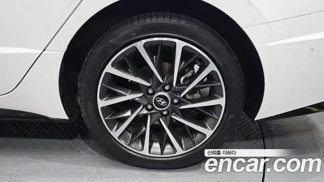 Hyundai Sonata Hybrid 2021 — Şəkil 12/30