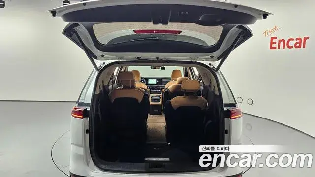 Kia Carnival 2022 — Фото 18/20