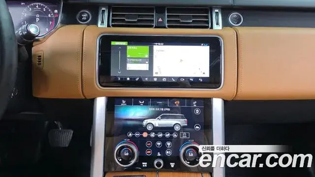 Land Rover Range Rover 2021 — Photo 16/35