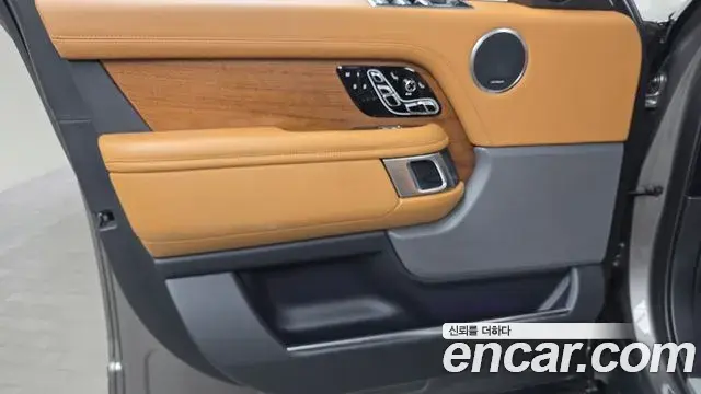 Land Rover Range Rover 2021 — Photo 30/35