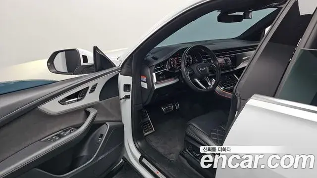 Audi Q8 2021 — ფოტო 12/20