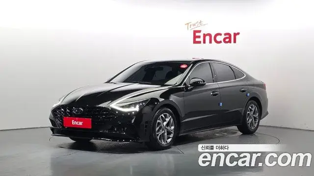 Hyundai Sonata 2022 — Фото 1/20
