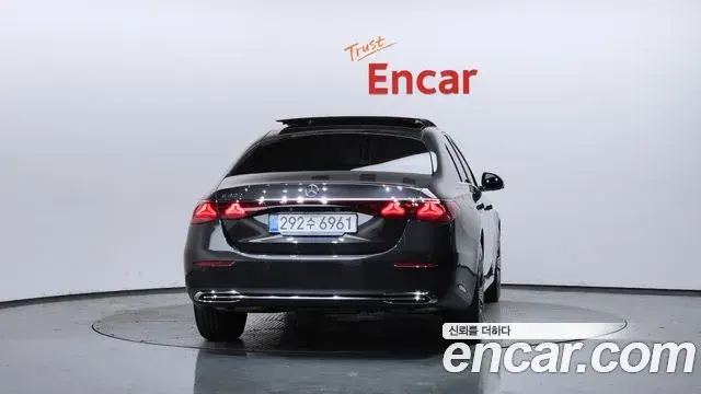 Mercedes-Benz E-Class 2025 — Фото 4/20