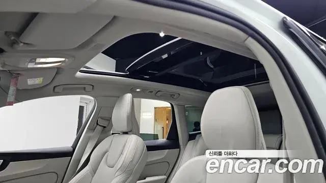 Volvo XC60 2026 — Photo 30/35