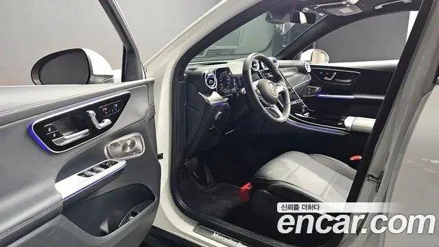 Mercedes-Benz GLC-Class 2025 — Photo 10/31