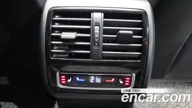 Volkswagen Passat GT 2022 — Şəkil 9/33