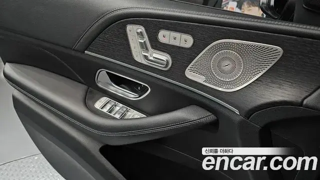 Mercedes-Benz GLS-Class 2022 — Photo 14/38