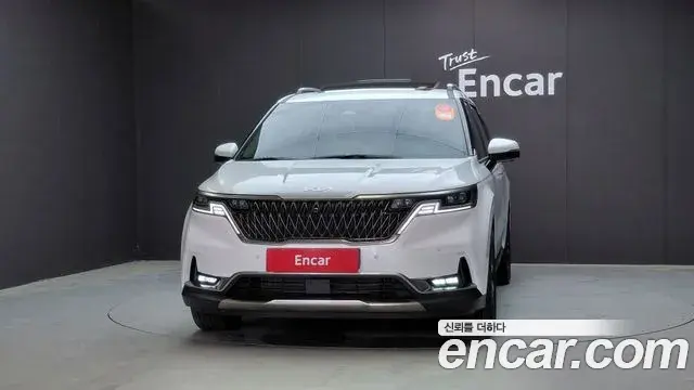 Kia Carnival 2023 — ფოტო 27/33
