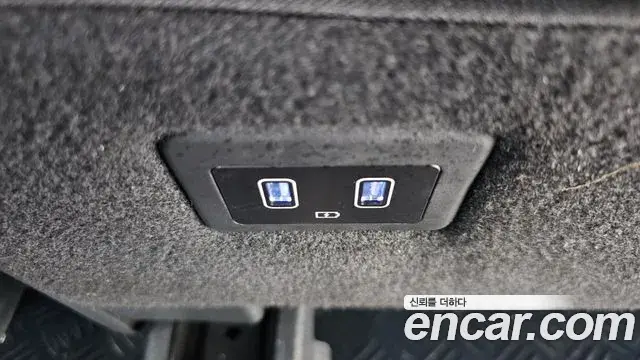 Hyundai Staria 2022 — Photo 32/34