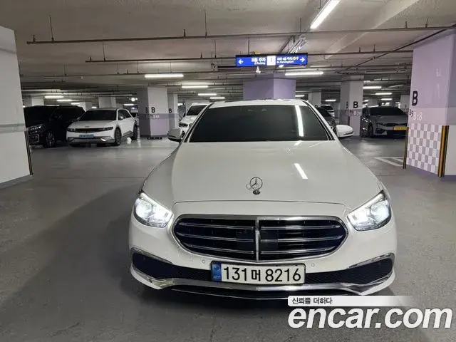 Mercedes-Benz E-Class 2021 — Photo 4/12