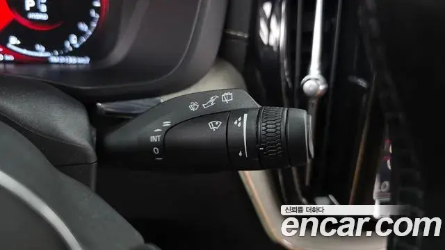Volvo XC60 2018 — ფოტო 6/33
