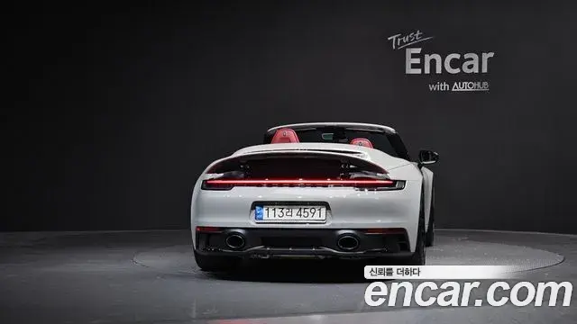 Porsche 911 2022 — ფოტო 17/31