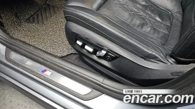 BMW 5 Series 2018 — ფოტო 15/20