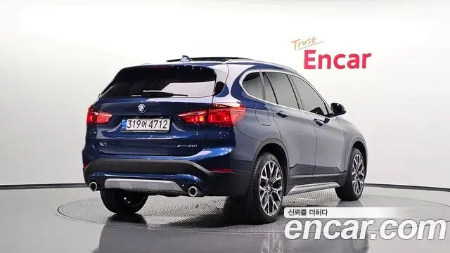 BMW X1 2022 — Şəkil 6/33