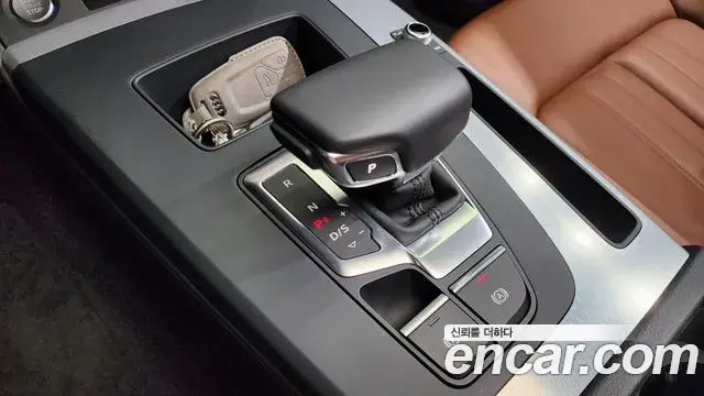 Audi Q5 2023 — ფოტო 18/35