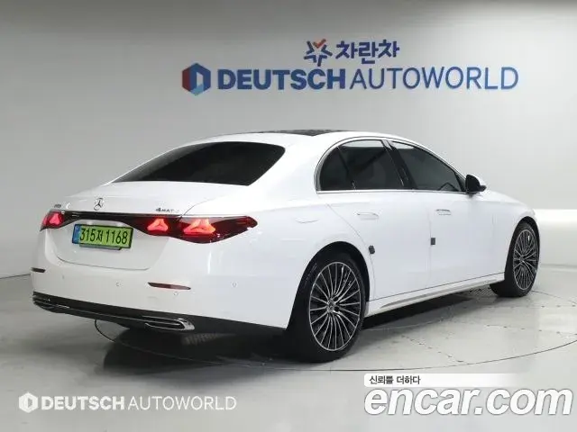 Mercedes-Benz E-Class 2024 — Фото 1/20