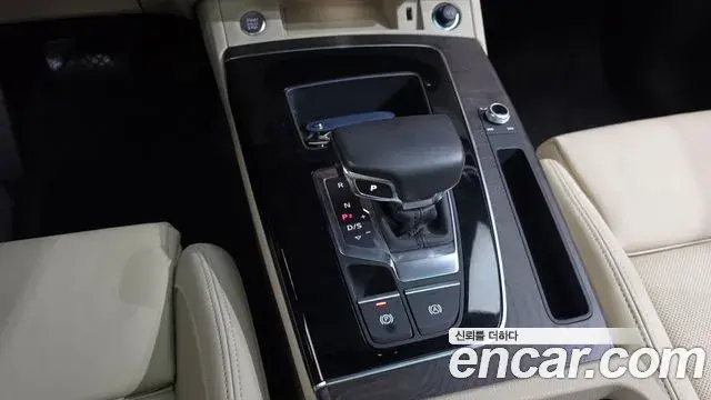Audi Q5 2022 — ფოტო 6/34