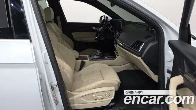 Audi Q5 2022 — ფოტო 24/34