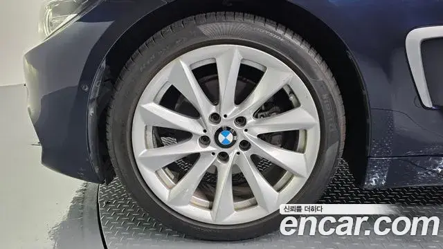 BMW 4 Series 2019 — Şəkil 30/32