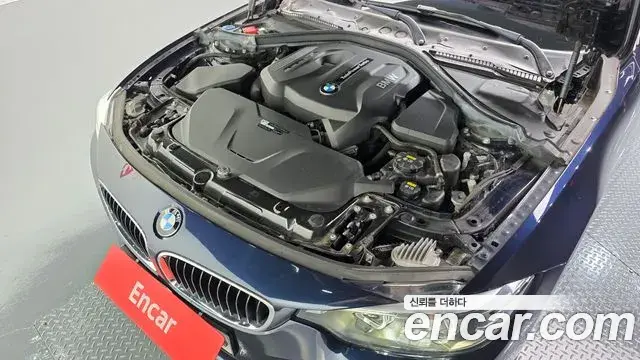 BMW 4 Series 2019 — Şəkil 27/32
