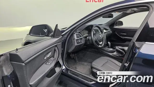 BMW 4 Series 2019 — Şəkil 8/32