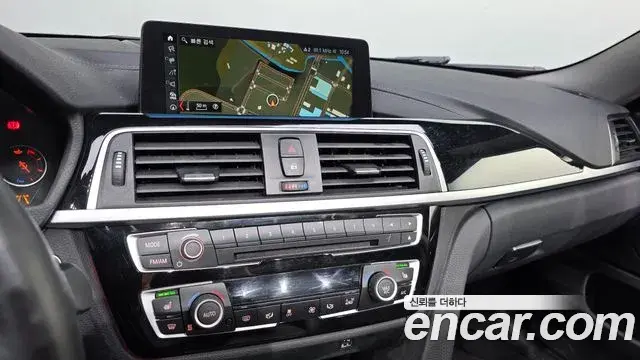 BMW 4 Series 2019 — Şəkil 31/32
