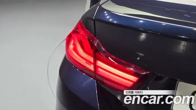 BMW 4 Series 2019 — Şəkil 19/32