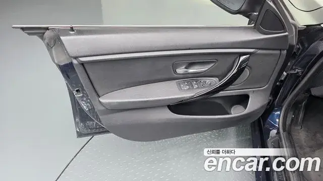 BMW 4 Series 2019 — Şəkil 32/32