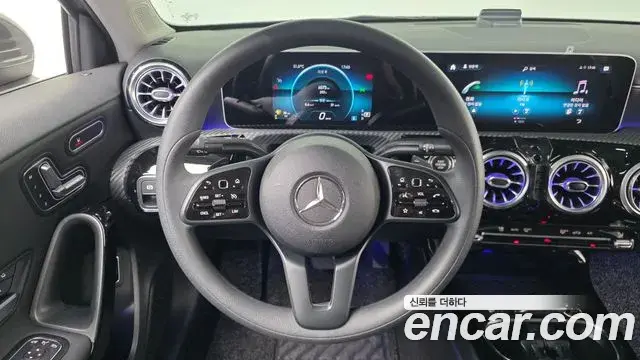 Mercedes-Benz A-Class 2020 — Фото 13/20