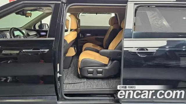 Kia Carnival 2022 — Photo 11/20