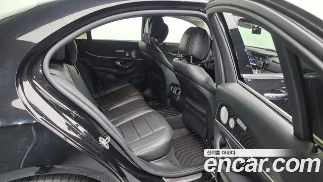 Mercedes-Benz E-Class 2019 — Şəkil 13/20