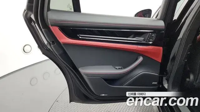 Porsche Panamera 2024 — Şəkil 30/35