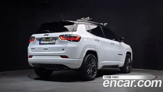 Jeep Compass 2022 — Фото 2/20