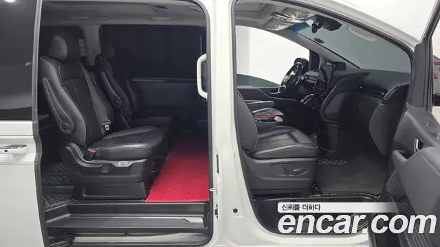 Hyundai Staria 2022 — Фото 11/20