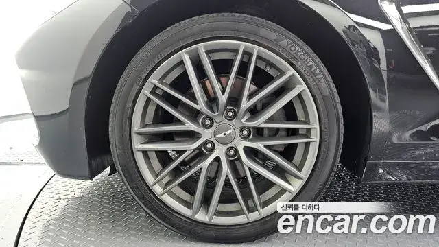 Genesis G70 2018 — ფოტო 14/35