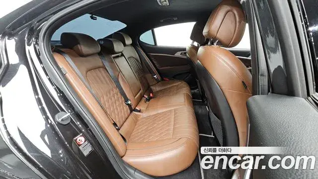 Genesis G70 2018 — ფოტო 19/35