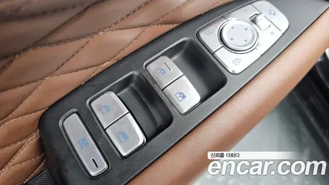 Genesis G70 2018 — ფოტო 21/35
