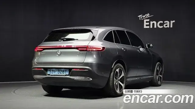 Mercedes-Benz EQC 2020 — ფოტო 20/35