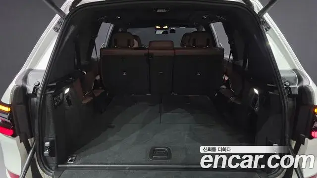 BMW X7 2023 — Photo 3/40
