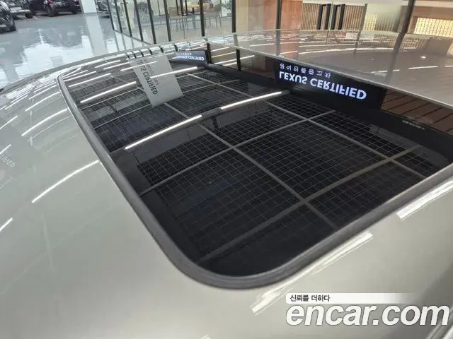 Lexus ES300h 2025 — Photo 14/19