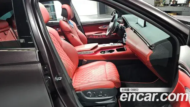 Genesis GV70 2022 — Photo 29/34