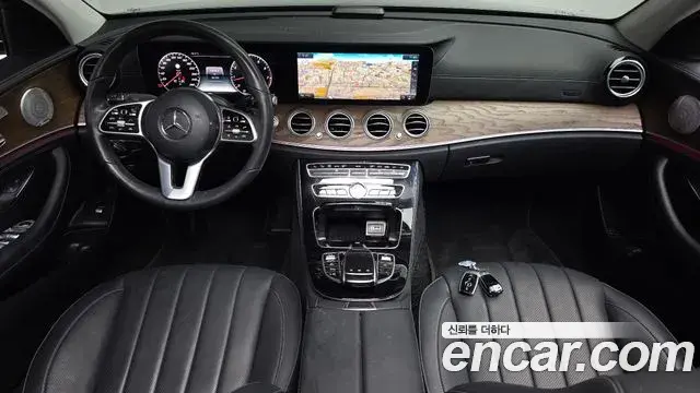 Mercedes-Benz E-Class 2020 — Фото 7/20