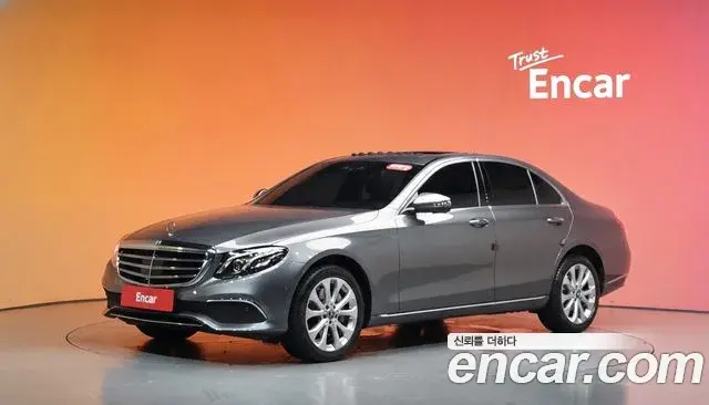 Mercedes-Benz E-Class 2020 — Фото 1/20