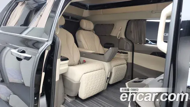 Kia Carnival 2024 — Şəkil 34/41