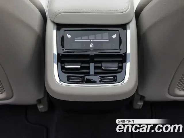 Volvo XC60 2025 — Şəkil 13/19
