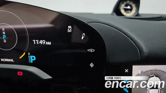 Porsche Taycan 2021 — ფოტო 24/34