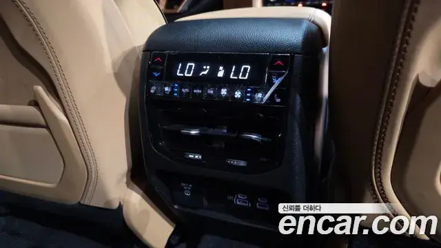 Jeep Grand Cherokee 2023 — ფოტო 6/44