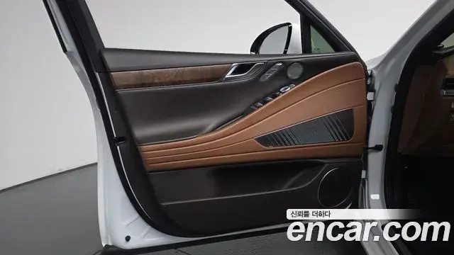 Genesis G80 2023 — ფოტო 15/42