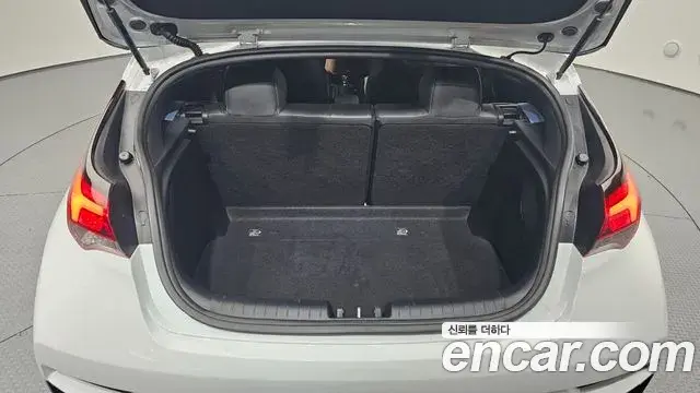 Hyundai Veloster 2018 — Фото 18/20
