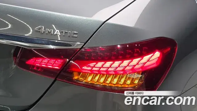 Mercedes-Benz E-Class 2022 — Şəkil 26/32